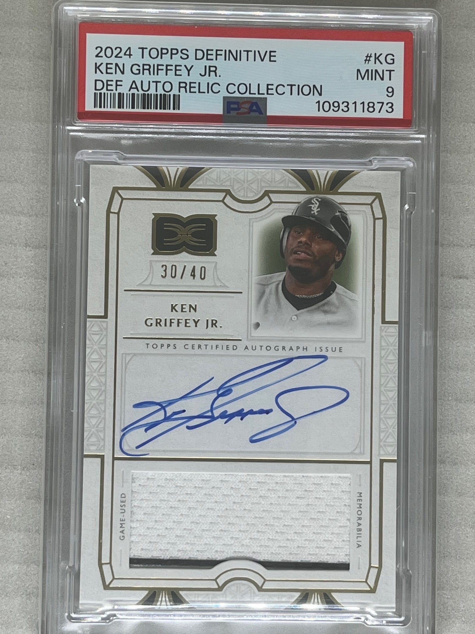 2024 Topps Definitive Collection Definitive Autograph Relic Collection Ken Griffey Jr PSA 9