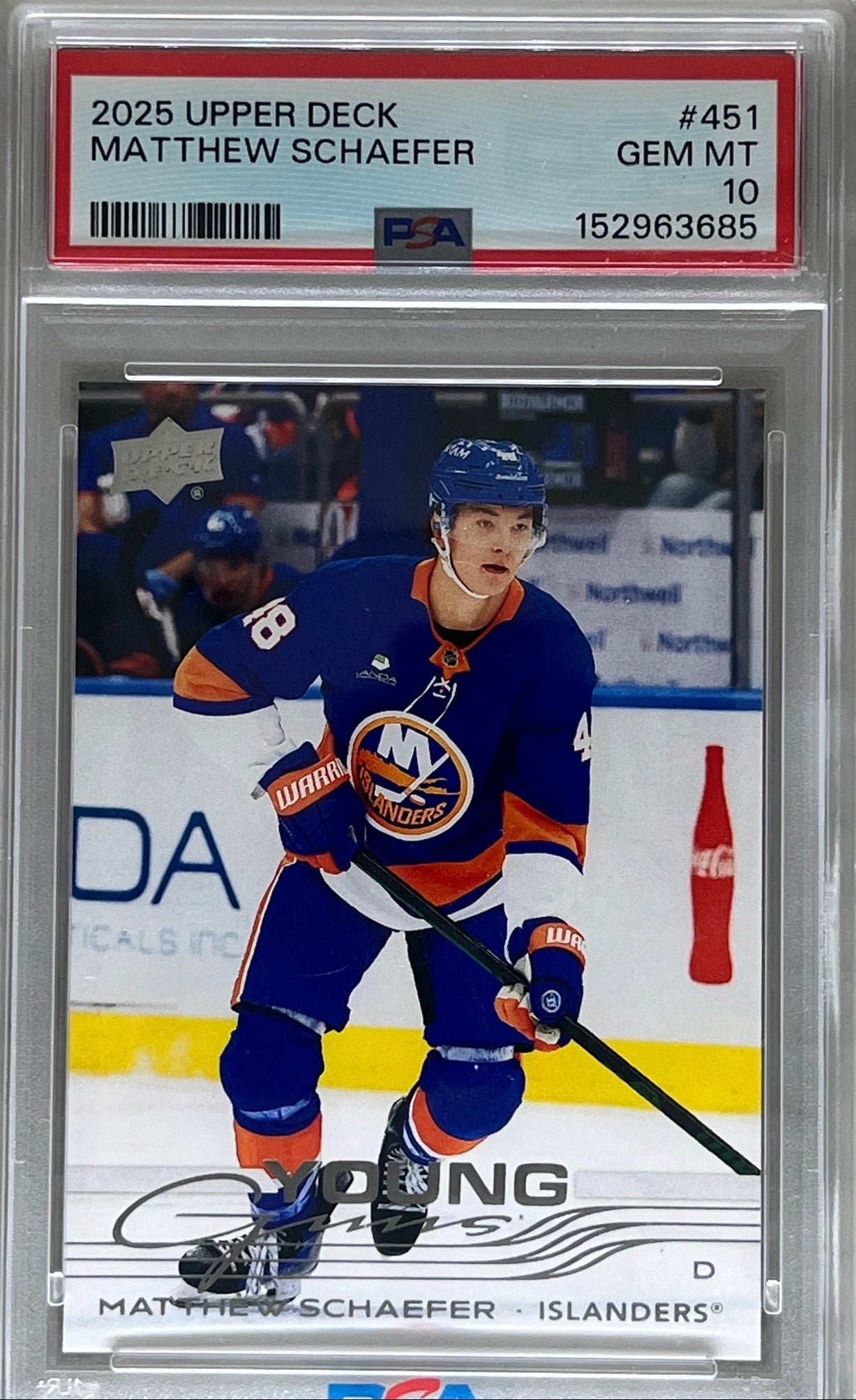 2025-26 Upper Deck Series 2 Young Guns Matthew Schaefer #451 PSA 10