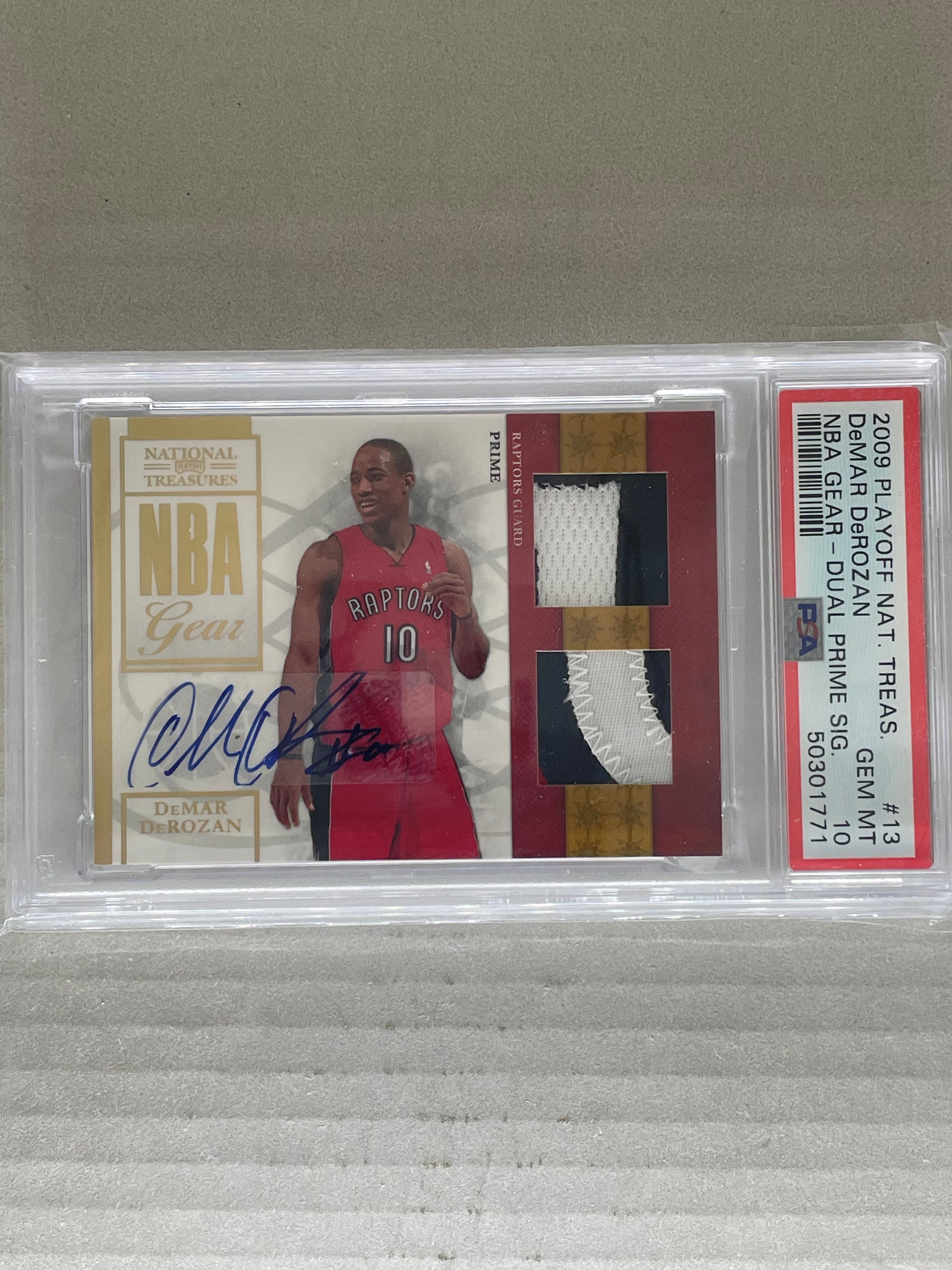 2009 Panini Playoff National Treasures Demar Derozan Gear Dual Auto 42/49 #13 PSA 10